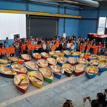 Den Haag laat kinderen echte vloot bouwen met BouwJeBootje voor Volvo Ocean Race.